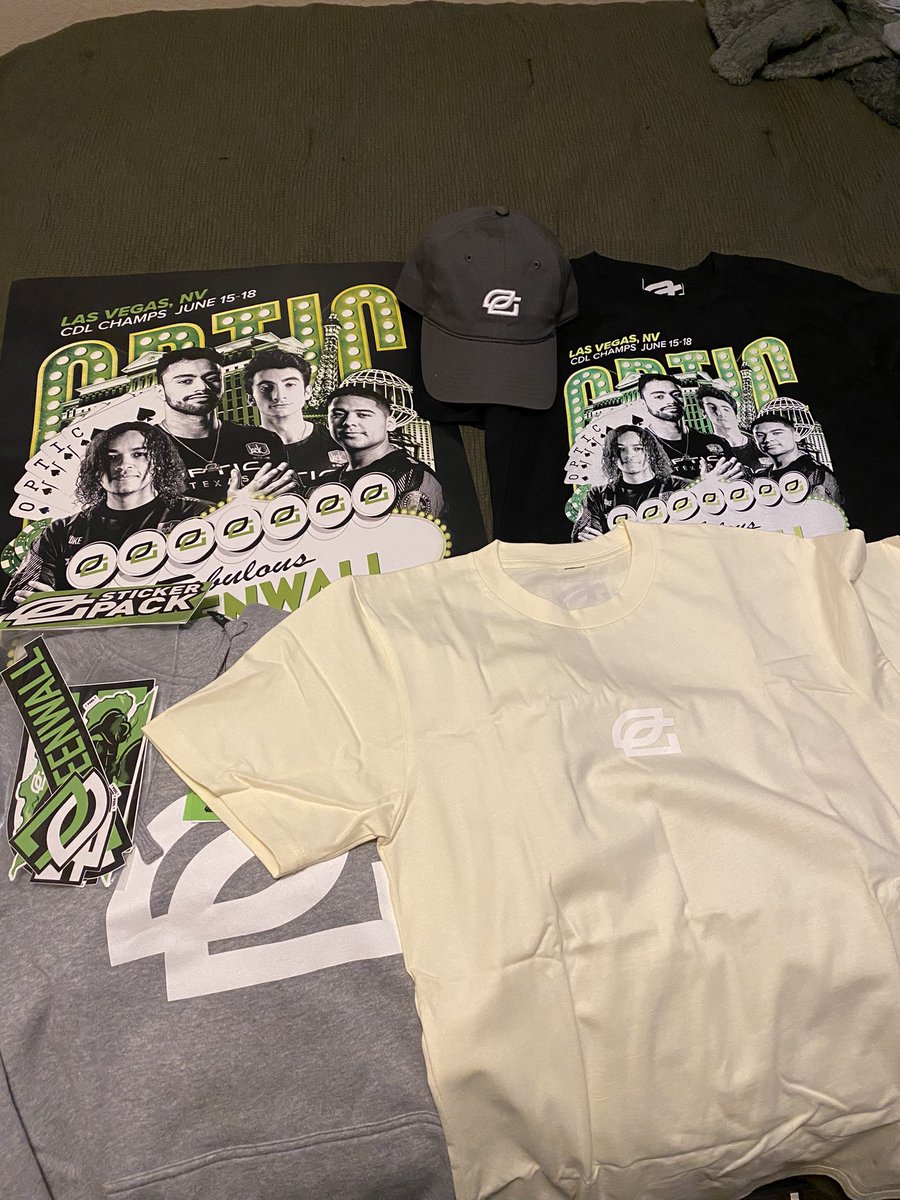 gotpoffins's tweet photo. @Frostee__ @H3CZ @hitchariide @BoZe @Methodz I know you’re a merch guy 😎 https://t.co/NqzL1pfGvX