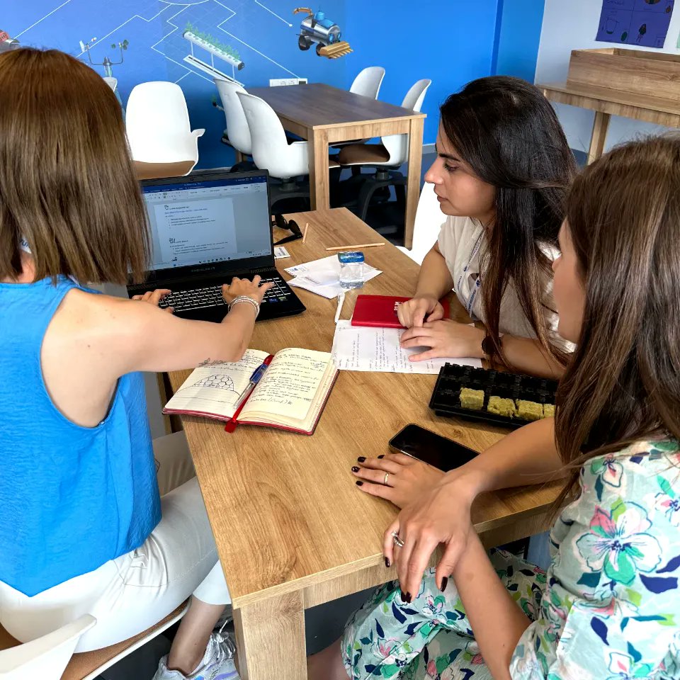 t3bilimtr's tweet image. Yeni eğitim içerikleri ile geliyoruz! 💪🏻

Bilim Türkiye Eğitmen Eğitimi Programında içerik geliştirme çalışmalarımızı gerçekleştirdik. 💫

#eğitim #içerik