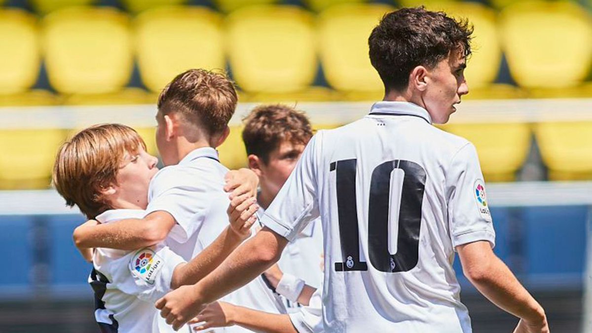 InformaRMD's tweet photo. 🚨#LaFábrica del #RealMadrid en el XXX Torneo Nacional Geotiles #LaLigaPromises (Fase Grupos)
🔅#Alevín A1⃣-0⃣ #Almería
⚽️#Luis
🔅#Alevín A3⃣-1⃣ #AthleticClub
⚽️#Luis, #AlbertoRuiz, #Heredia
🔅#Alevín A6⃣-0⃣ #Girona
⚽️⚽️⚽️#Mikel
⚽️⚽️#AlbertoRuiz
⚽️#Bercovitz
Y a Cuartos!!! https://t.co/rJJzv8WASZ