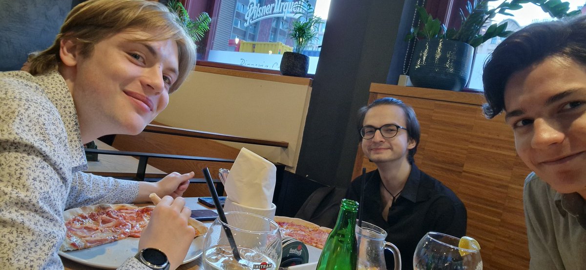 🤩 Pražská trojka 3️⃣ uspořádala zasedání u příležitosti závěru sezóny. 🍸 Přečtěte si, jak setkání probíhalo. 👇
kraloveckafilharmonie.webnode.cz/l/160623/zaver…

#kralovecphil #prazskatrojka