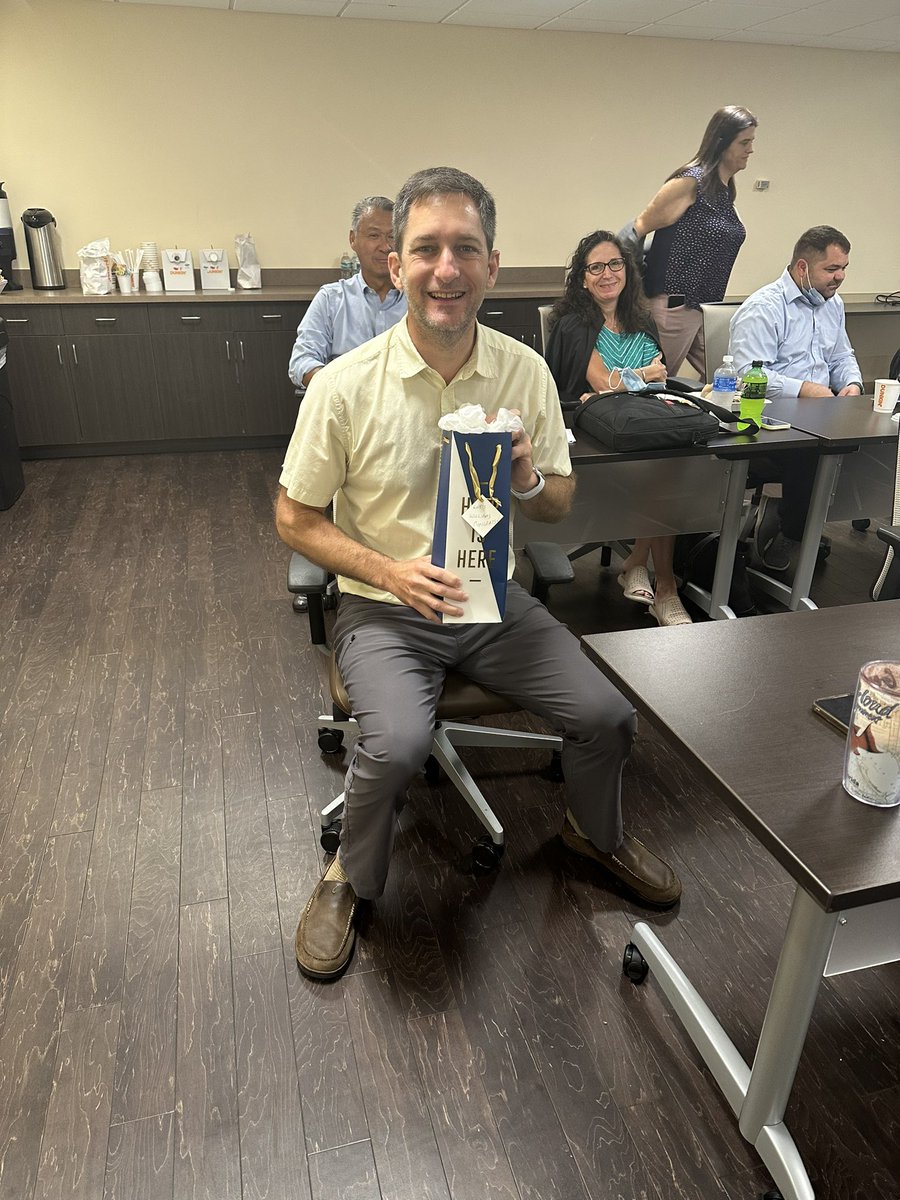 Congrats Chris on winning Resident of the Month 🎉 
Chris has time and time again looked out for his colleagues which hasn’t gone unnoticed!

#ResidentPhysician #senioryear #FAUEM