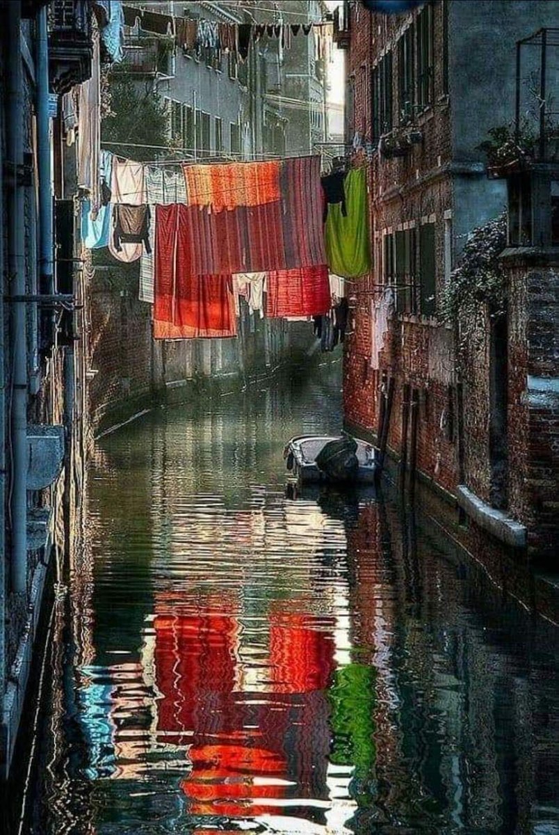 Venecia.
 #HearYourselfBook #infpeace hearyourselfbook.com