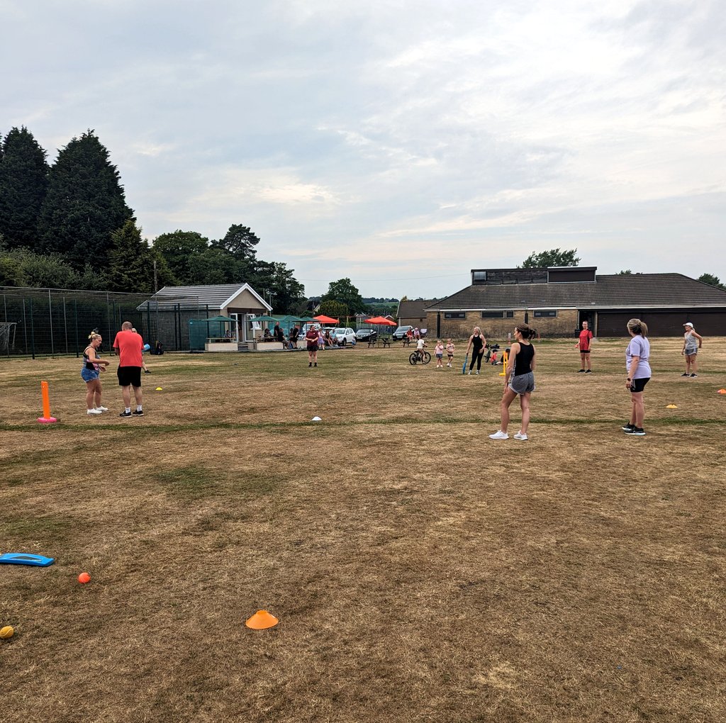 llangennechcc's tweet image. Busy night at the park with juniors and  Womens training - absolutely smashing it with a record 26 women training!! 

On to our first game next week where we host @CarmarthenWands and @ClwbCricedGroes 🏏💪