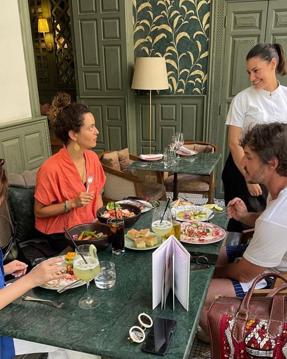 pascalypse's tweet image. APARECEU!!! 🙌🏽🙌🏽🙌🏽

Nosso gladiador já está em territórios marroquinos e o coração da gente já começa a erras as batidas 😂🔥

Thanks @foodporfavor 💜🤣🥹

#PedroPascal  #pascalispunk #pedropascalispunk