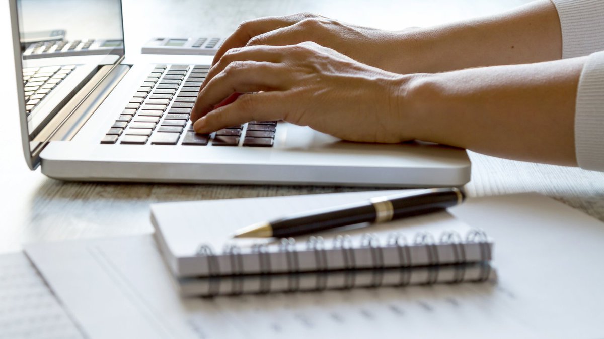 Are you a high school senior or a returning college student that needs help with FAFSA? We’ve put together this comprehensive guide to FAFSA 2023–24 that ensures you have all the info you need to apply for federal student aid. Don't miss out!

Read here👇. bit.ly/23FAFSAGuide