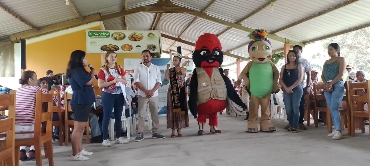 🤩👨🏻‍🦰 #AcciónNativa se unió al festejo por el #DíaDelPadre y participó con actividades lúdicas sobre cómo la #producciónlocal puede prevenir el ingreso y la afectación de las #especiesinvasoras.
👍 El evento fue realizado por el GAD Bellavista y dirigido a los adultos mayores.