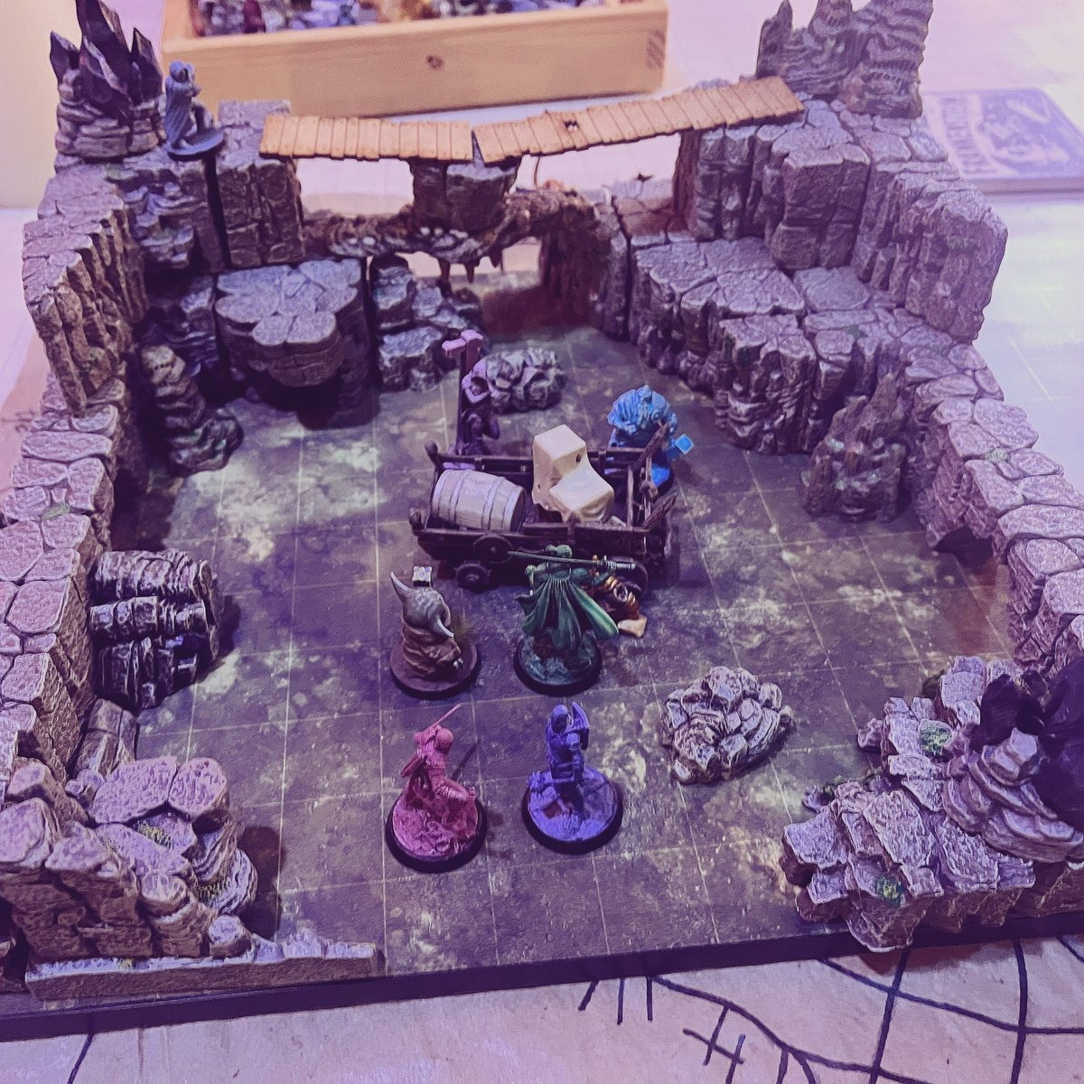 yo_kurf's tweet photo. the one where the gang is caught in a honey pit below the yawning portal…

@dwarvenforge https://t.co/g0QILxfCgw
