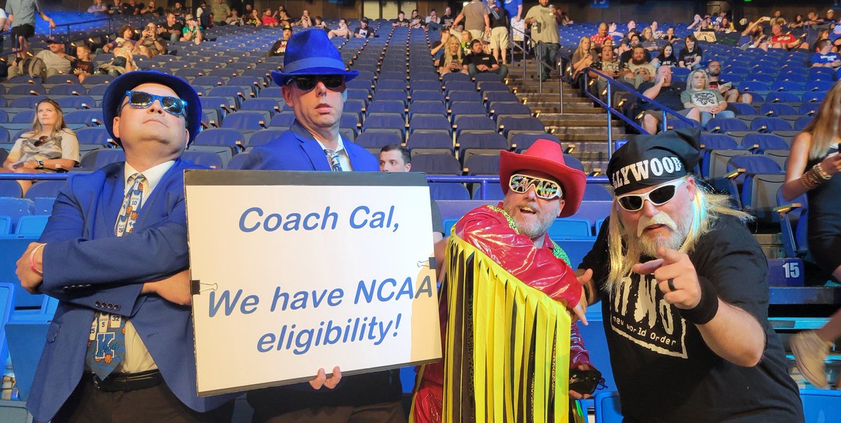 What happens when the Mega Powers meet up w the Go Big Blues Brothers?

We have NCAA eligibility!

Rupp Arena...we're here for #WWESmackdown

#BBN
#WeAreUK