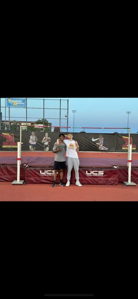FinnReiser_'s tweet photo. Pictures from the 2023 #arcadiainvitational Arcadia invitational #highjump #triplejump #discuss #trackandfield #athletics https://t.co/v5dUb6ItaH