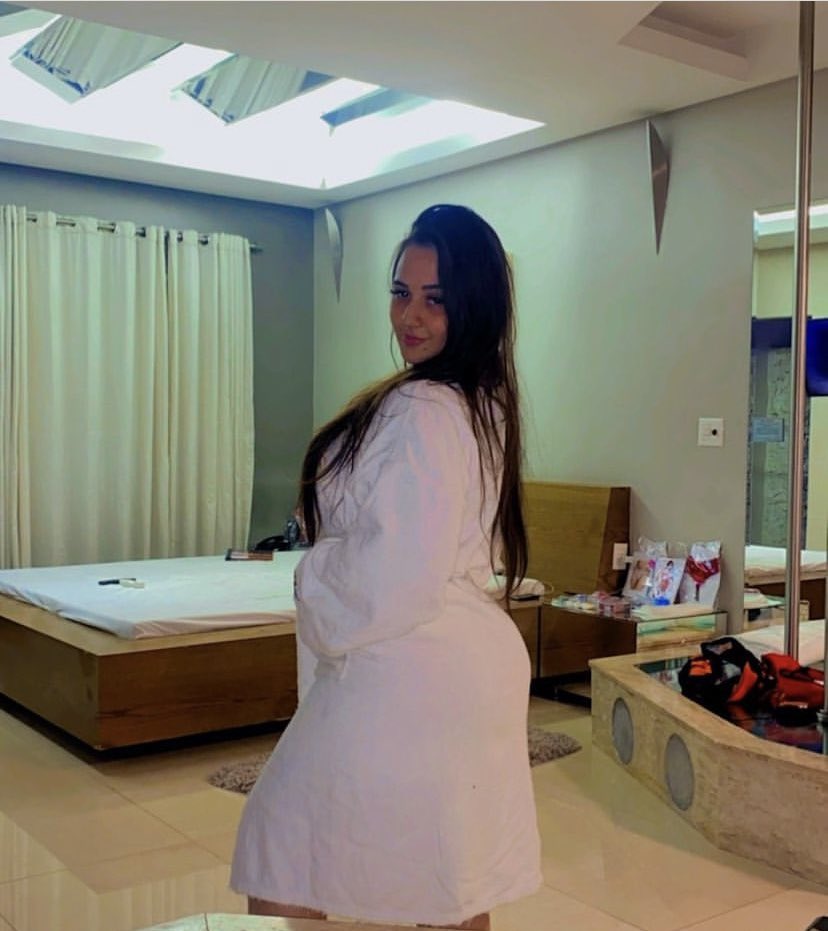 O que tem em baixo desse roupão? 🌶️🔥