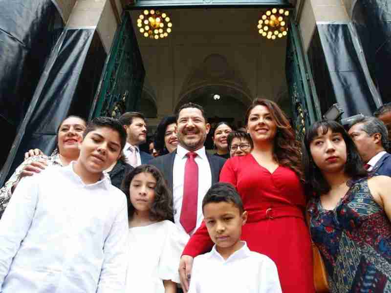 cadenapolitica's tweet photo. #AlMomento
Ratifican a Martí Batres Guadarrama como nuevo jefe de Gobierno de la #CDMX
#CadenaPolitica #CadenaInforma @martibatres 

https://t.co/1WGaOtdDcS https://t.co/GcbMwBFDqm