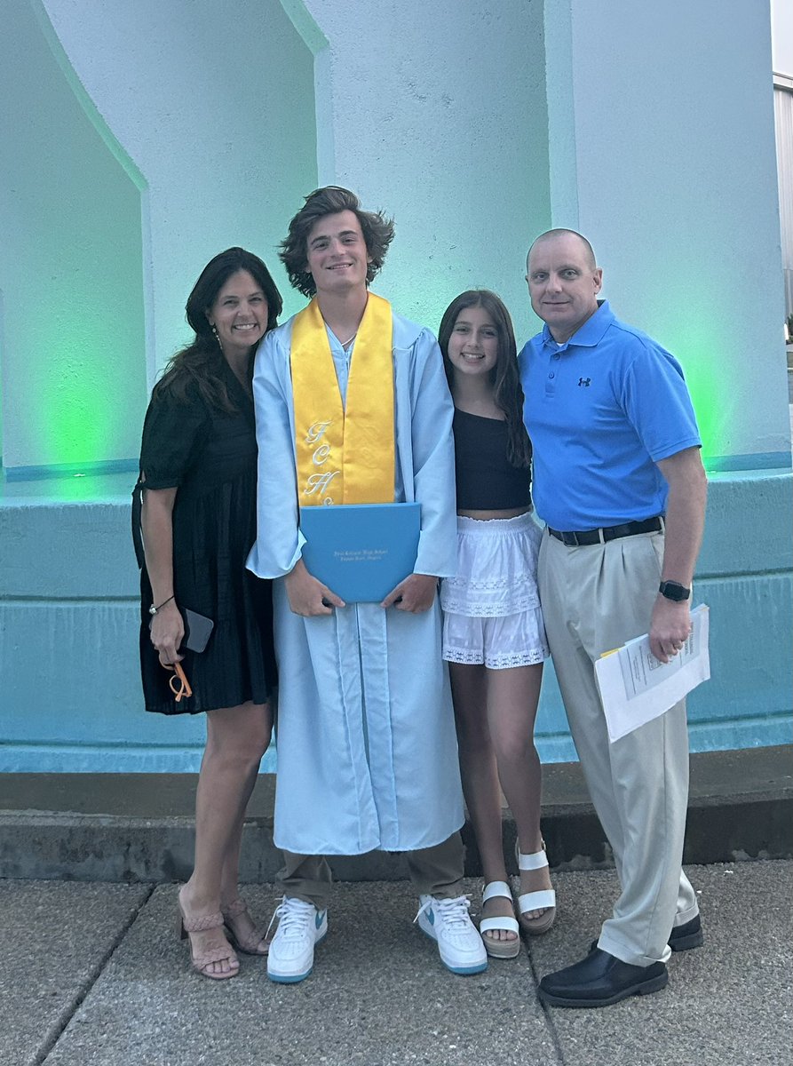 AmberKeever's tweet photo. #VBCPSGrad #Classof2023 #FCAlum https://t.co/uUkQHr0FwA