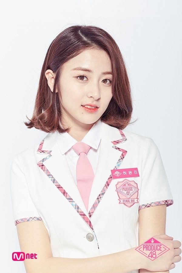 yunjinpicz's tweet photo. how i met her   //    n i'm still here https://t.co/d9cwQ4W4dB