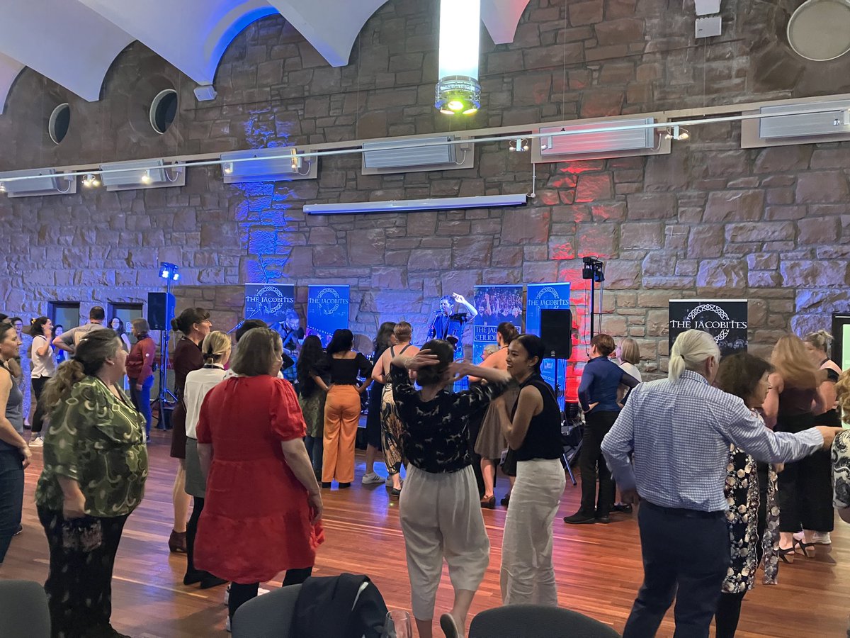 ⁦<a href="/TheJacobites/">The Jacobites 🏴󠁧󠁢󠁳󠁣󠁴󠁿🇺🇦</a>⁩ getting the Scottish dancing going #ISAZ2023