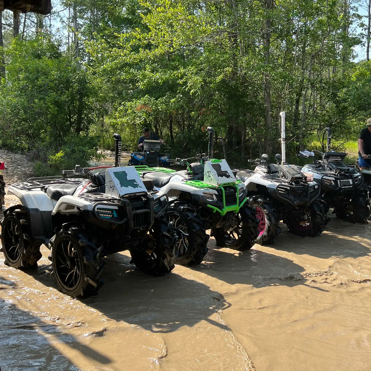 Ending #frontendfriday right 💪 #vesselpowersports