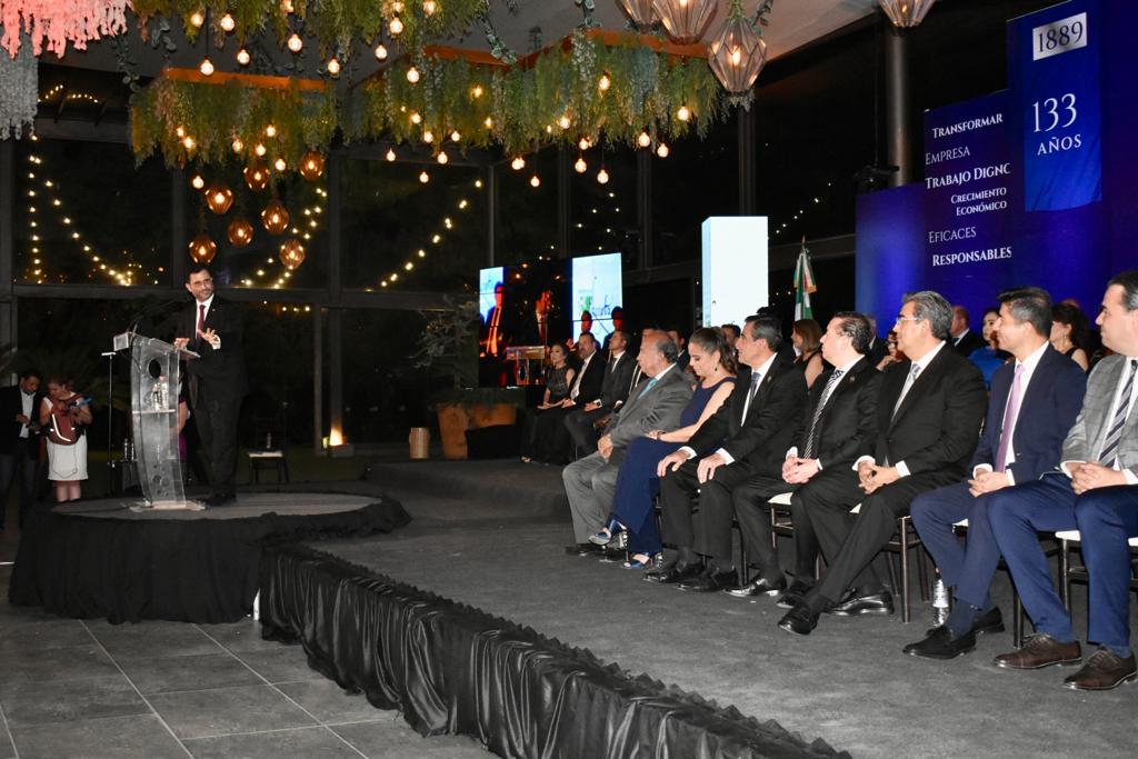 CONCANACO's tweet photo. Nuestro Presidente Héctor Tejada felicitó a Juan Pablo Cisneros, nuevo Presidente de Canaco Puebla y a su Consejo Directivo. "Confío plenamente en su capacidad y compromiso para impulsar el crecimiento empresarial en el estado" ¡Muchas felicidades! https://t.co/UgRYOEAg9L
