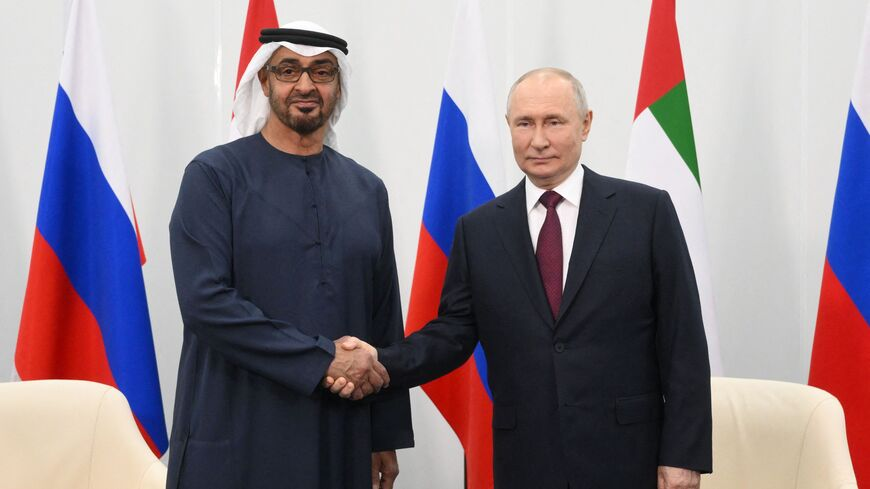 #Putin ha incontrato oggi Mohammed bin #Zayed Al Nahyan a San Pietroburgo. I due leader si sono impegnati a rafforzare i legami #Russia-#EmiratiArabiUniti. Gli #EAU, uno dei rifugi della ricchezza della Russia, hanno deciso di incrementare l'interscambio con Mosca. Il  commercio…