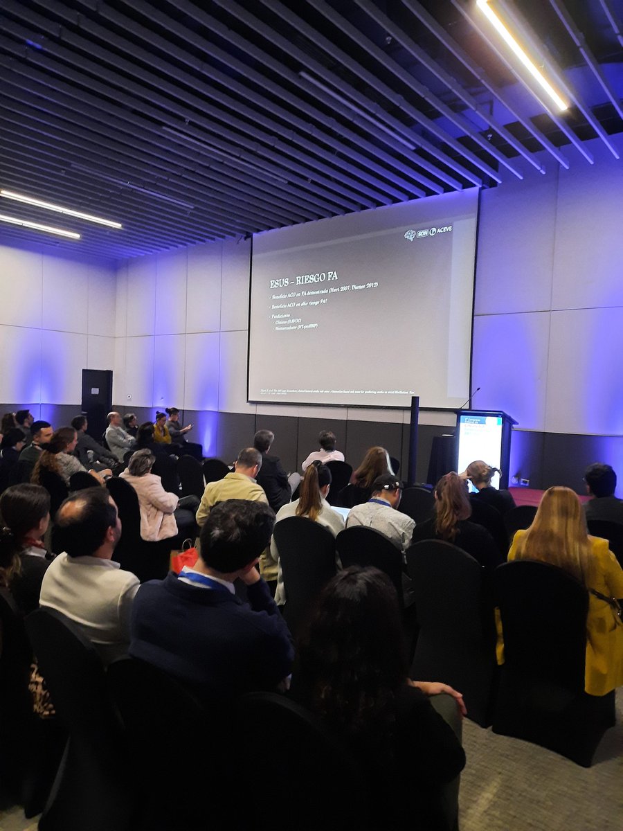 ACEVE_Chile's tweet photo. Estamos muy muy contentos por la tremenda convocatoria e interés en el congreso chileno de ACEVE.
Salones llenos de personas que queremos impactar positivamente en aquellos que han sufrido un #acv
#neuro #stroke @WorldStrokeOrg @sheilambrasil @SIECV_IASO https://t.co/JZATAuSJN5