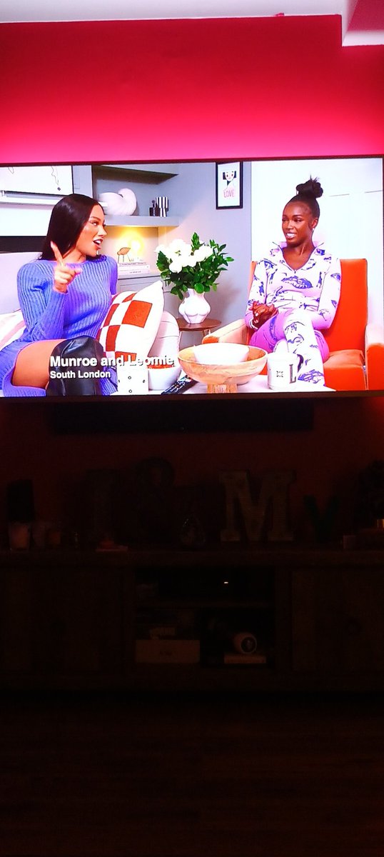 Who in the hell are these two?#CelebrityGogglebox