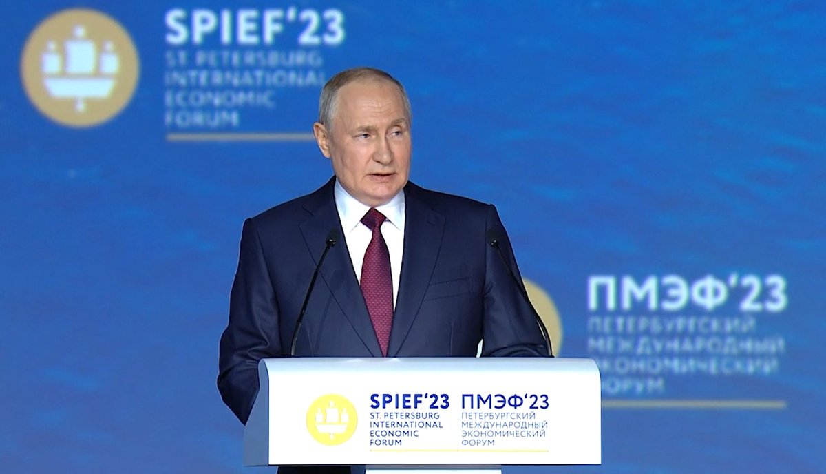 Participamos en la sesión plenaria del Foro Económico de San Petersburgo. En su intervención, Vladimir Putin se refirió a los planes para la cooperación económica internacional, donde se inserta nuestro país, en el contexto de la ampliación y fortalecimiento de los vínculos.