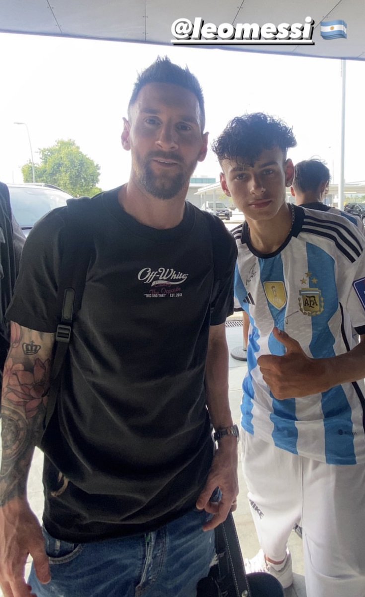 Leo Messi with a fan earlier today in Barcelona!