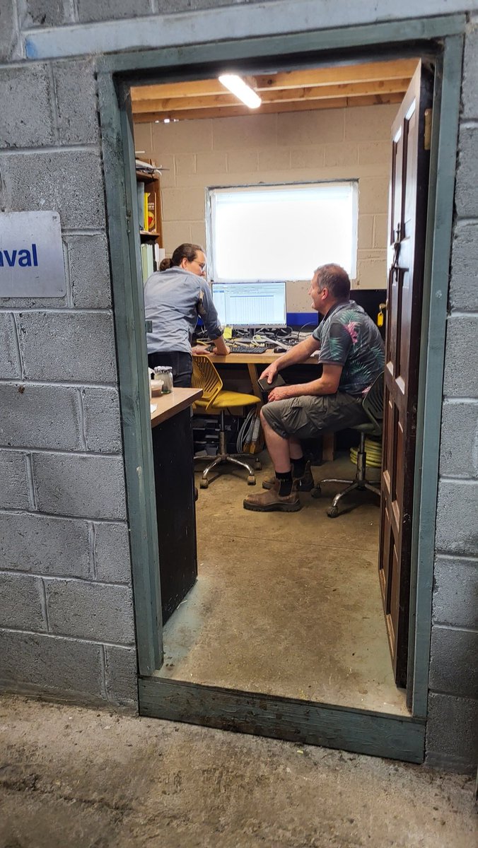 Super visit to Halcoyn Farm in Co. Offaly today with a group of DeLaval Farmers. <a href="/MillieMc11/">Millie McIntyre</a> Thanks to yourself and Colm for your hospitality and showing us around your grazing robot set-up!