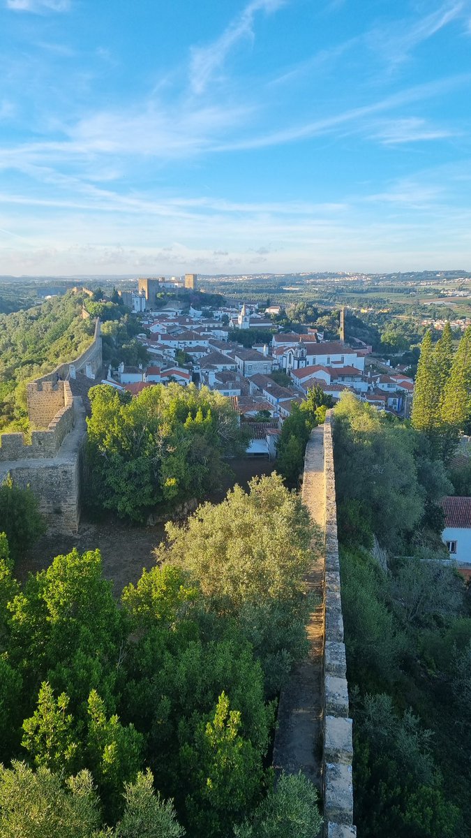 Lizbon'un 90km Güneyinde bulunan tarihi Óbidos kenti. Her gittiğimde yeniden hayran kalıyorum. ❤️