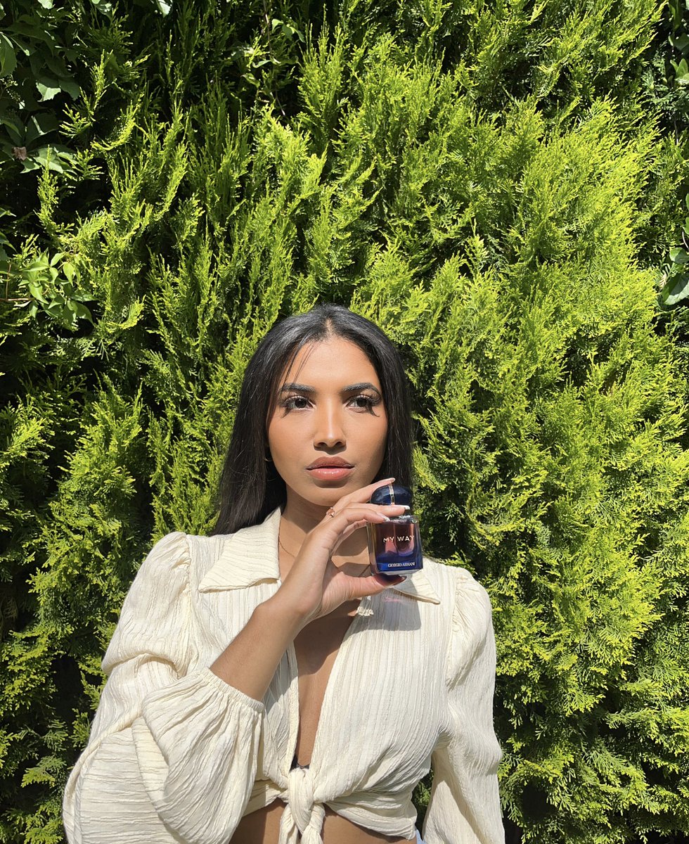 daesciademor's tweet photo. I’ve put a lot of work into building my portfolio when it comes to content creation. Moments like this where I get asked to do a collab with a brand like Armani Beauty is what makes it all so fun and special 🤍 https://t.co/OrTouE9Fbq
