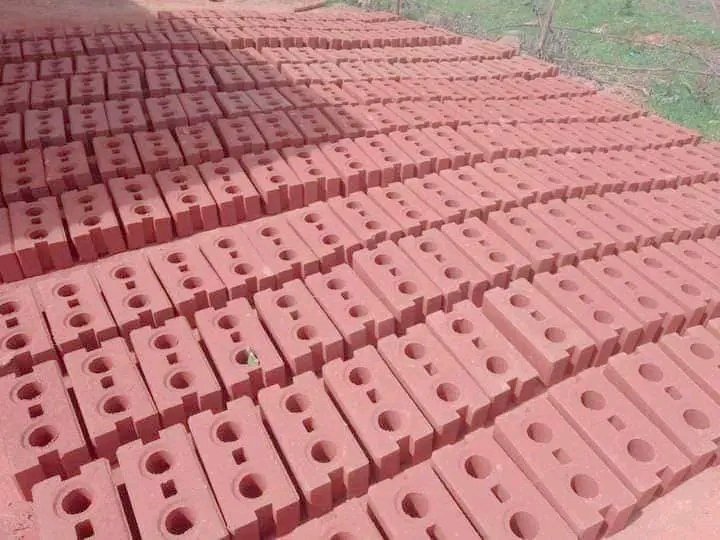 DenuAman's tweet photo. The blocks for the construction of these houses are being produced by organizing the unemployed youth and supplying them to the farmers at reasonable prices. https://t.co/Xfjrf4JiIY