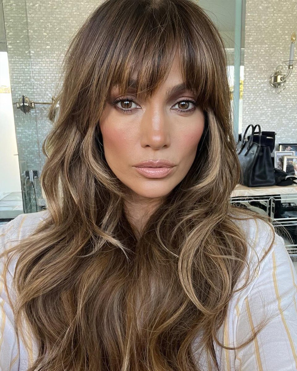 This Is Me … Now @JLo 💚
Glow @jlobeauty 💛