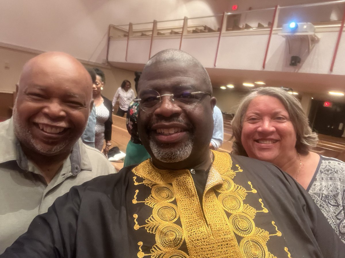 vernoncwalton's tweet image. Honored to share with my LB and lifelong friend @pastorsmall &amp;amp; the @newcalvarynorfolkva. Inspired by a great time of worship. If you are in the area be sure to check out the Black Expo and the final night of revival.
#juneteenthedition #gammamade