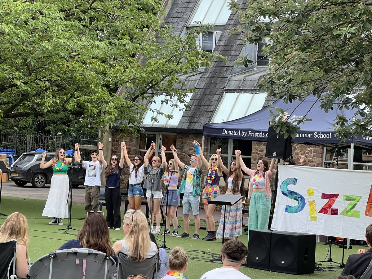 Another #ProudHead moment this evening at the brilliant @MusicAtBGS Summer Sizzle. Such a wealth of talent and inspiration on display from all ages - simply stunning. Well done to all pupils
and staff involved, and our leaving U6 musicians, who brought the house down.  #BGSFamily