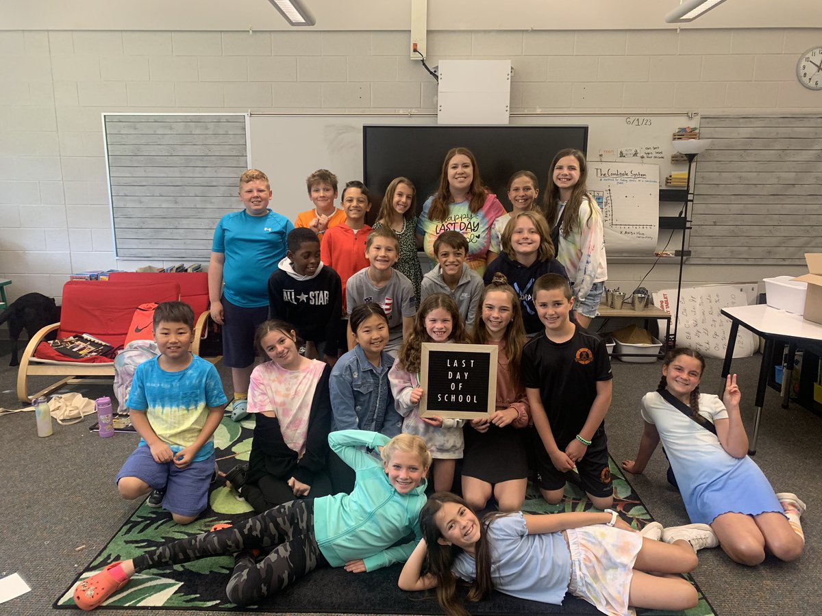 missmacsecond's tweet image. Happy Last Day of 4th Grade! Enjoy your summer!