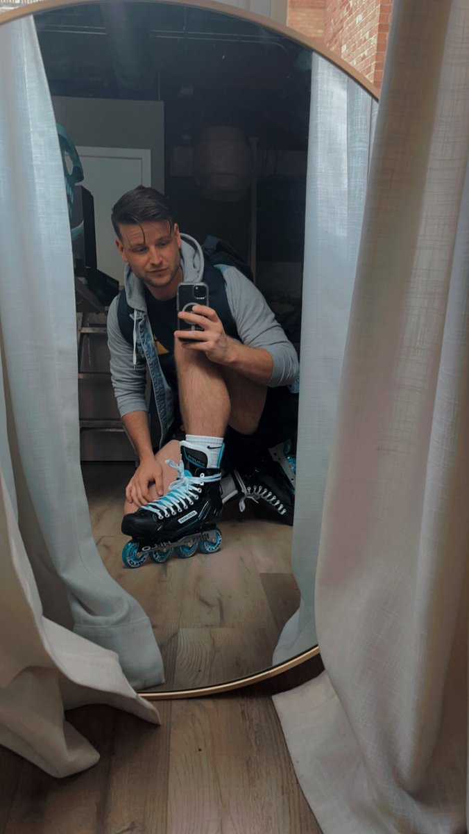 Y’all #canada wept watching me tie these rollerblades! It was worse than <a href="/thatbitchlemon/">lemon</a> on drag race! 🤣😘