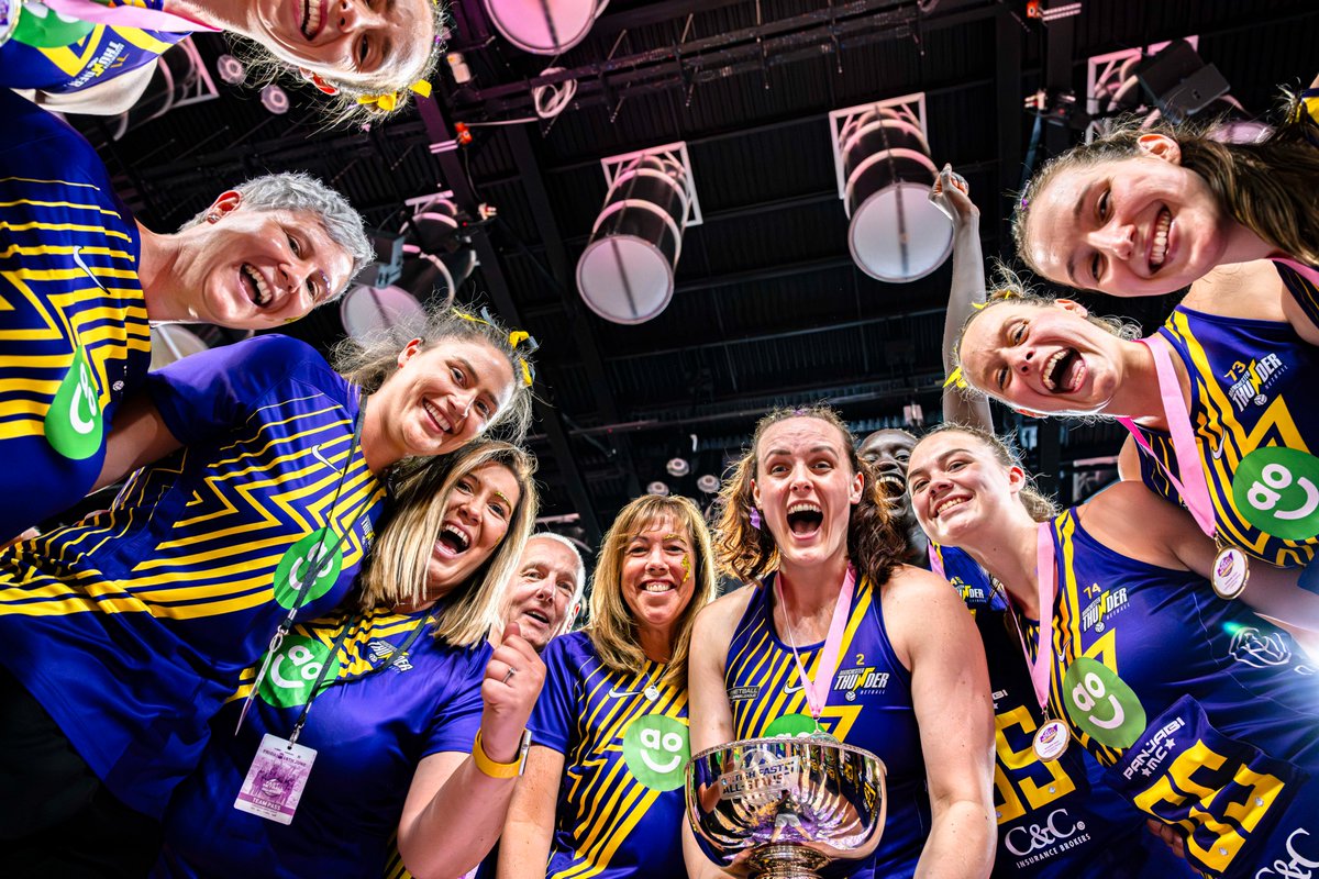 Your champions @ThunderNetball 🏆 

#Fast5AllStars
