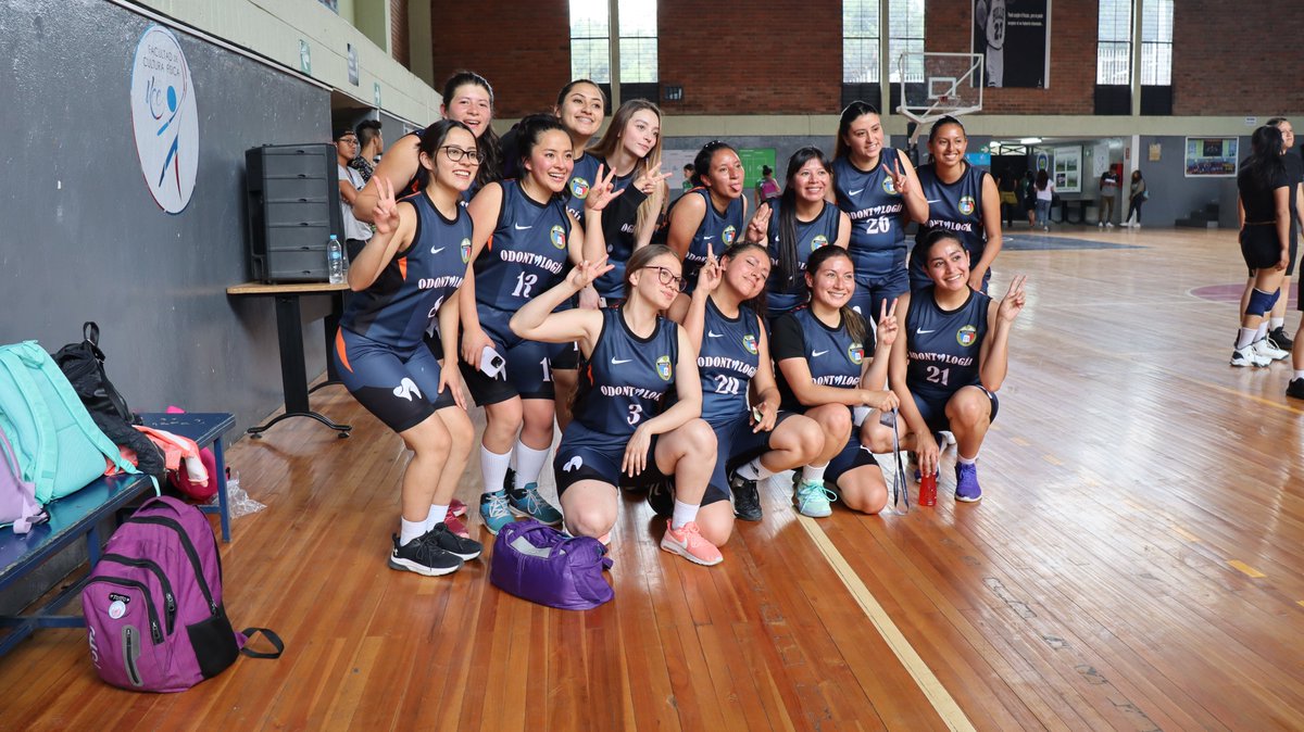 lacentralec's tweet photo. #Interfacultades #SoyCentral 
Esta semana arrancó con fuerza los deportes del torneo Interfacultades Soy Central en futbol, indor y básket. Mira lo que fue el partido entre Facultad de Odontología UCE y Facultad de Ingeniería y Ciencias Aplicadas https://t.co/hqnucYFr0k