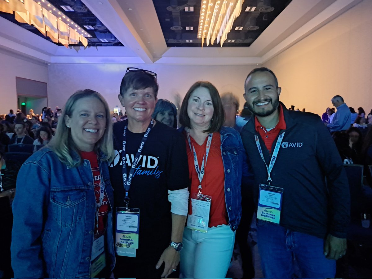 Pumped up for General Session! Albuquerque represents! <a href="/AVID4College/">AVID</a> <a href="/channellsegura/">Channell Segura, Ed.D.</a>   @GoTeachAVID @APSLZ1 <a href="/SalazarAPSz2/">APSSalazar</a> 🎓🎓🎓 #AVIDSI2023