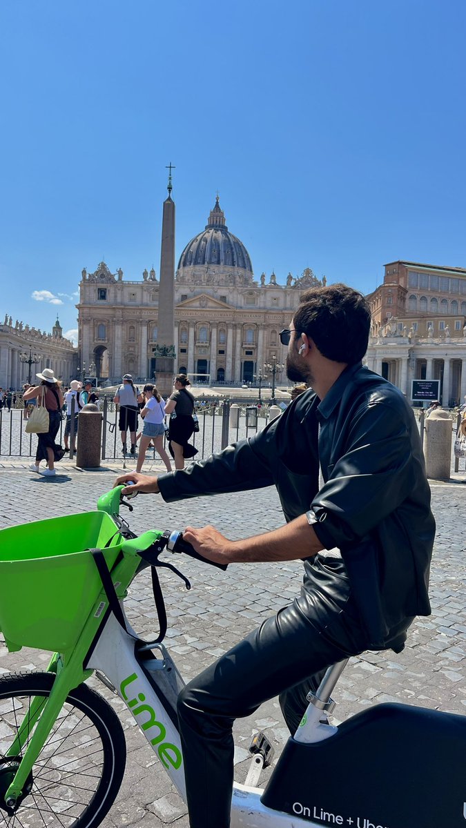 PatrickEliasLEB's tweet photo. Rome, it was a bleather 🤍🏛️ https://t.co/OkBYnU8Uj5