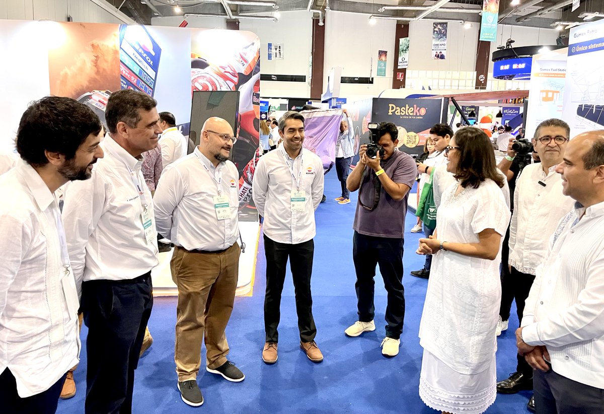 repsolmexico's tweet photo. Gracias a @OnexpoNacional por invitarnos a la #OCE2023. Un honor participar en la convención más grande del sector gasolinero, donde dialogamos con colegas sobre el momento actual de la industria. Estos encuentros fortalecen nuestro compromiso en México #RepsolContigo🇲🇽⛽️ https://t.co/Wio16nX73y