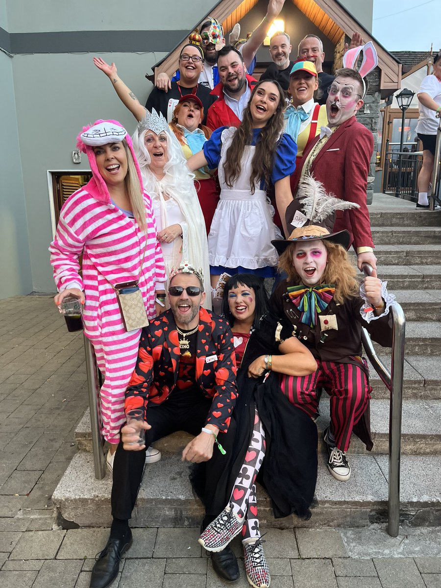 LizzyHeffo's tweet photo. @SMTMSshows and @JimsyWimsy in wonderland 🪄 🎩  🤣🤣 #aims2023 @aims_pro https://t.co/3eCd5QheG6