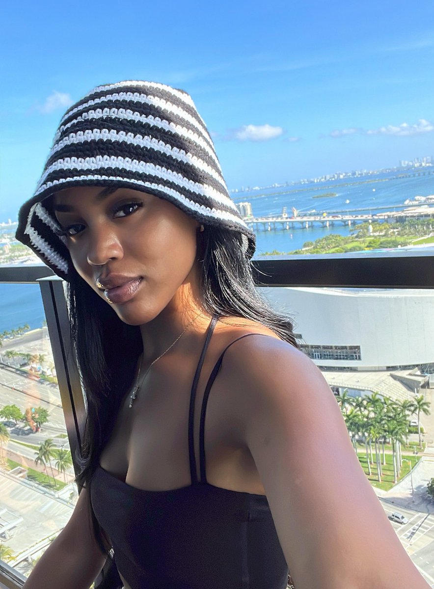 jordynnjanai's tweet photo. Yams for da weekend https://t.co/F6OQJmA74x