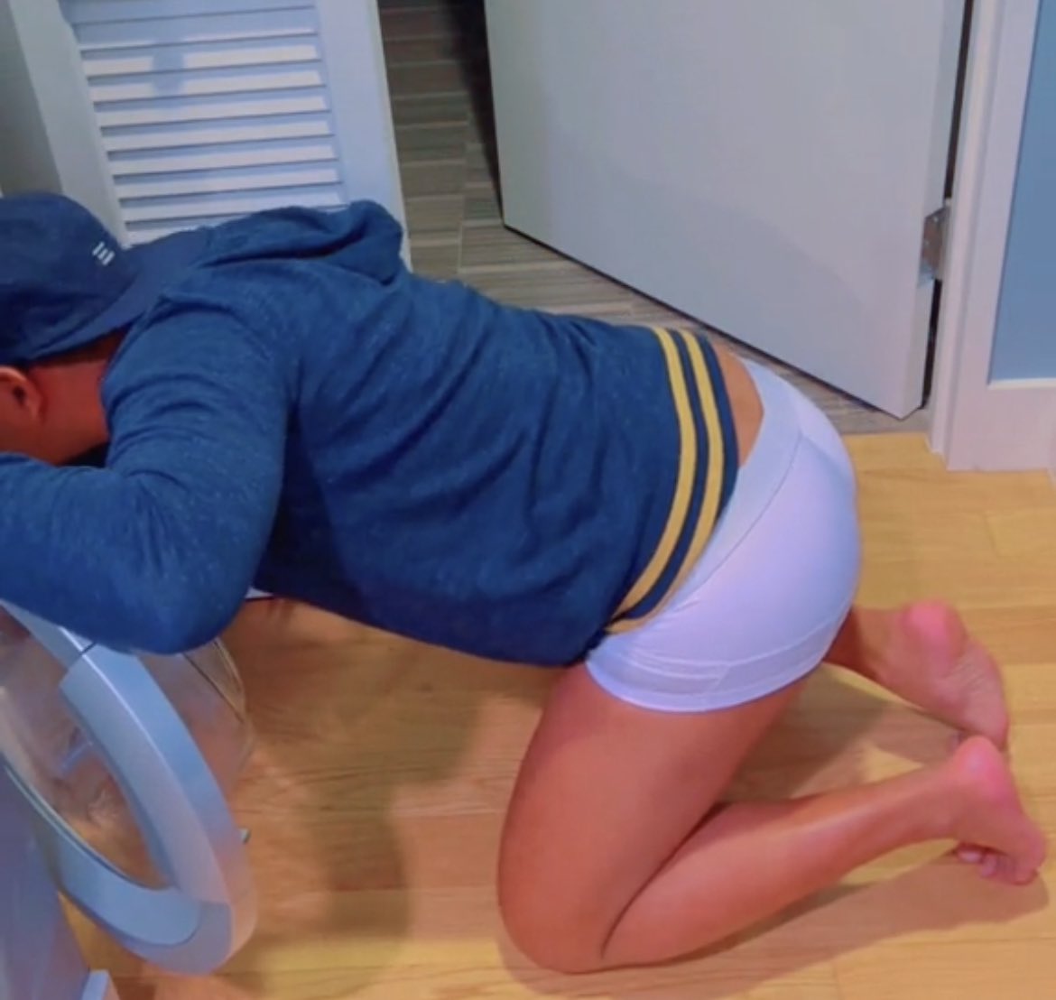Lostboypj01's tweet photo. Living the step bro fantasy . HelpโฆIโm stuck in the washing machine ๐ #stepbro #gayfantasy #helpmebro #underwearmodel #gayporn #gayunderwear #bubblebutt https://t.co/Iyp71YOu6k