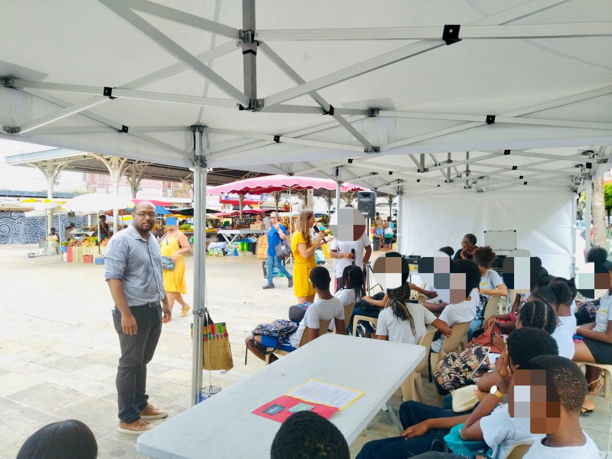 Intervention du Président de l’<a href="/UjaGuadeloupe/">UJA Guadeloupe</a> Me @KennyBracmort et de Me @ClementinePlagnol ce matin à Pointe-à-Pitre auprès des élèves du collège Michelet sur le thème de « l’accès au droit »

#ujagsxmsbh #avocat #collegiens #accesaudroit