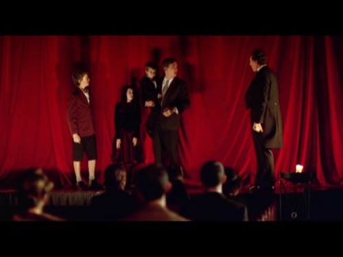 sapw's tweet photo. #RedBatch  #BenedictCumberbatch Burlesque Fairytales Red curtains #sophiehunter https://t.co/gk0f5uNax9