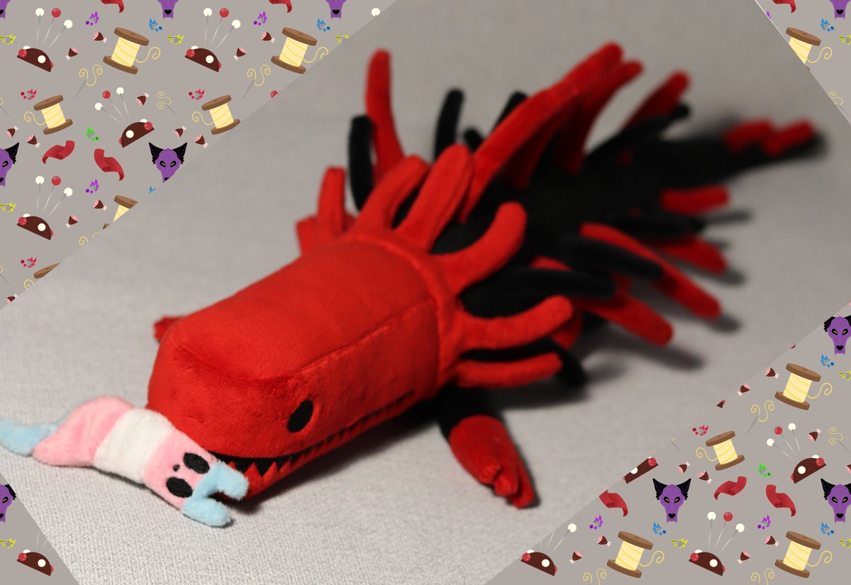 Deprsmansion's tweet photo. Made a bunch of frens! Gosh,  what a pleasure it was to make each of them and how grateful I am to all the customers in their desire to get one or even three of them at the same time!  Can't wait to make mooore :3 
#Rainworld #Lizard #plushie #handmade https://t.co/CzJurtcJVj