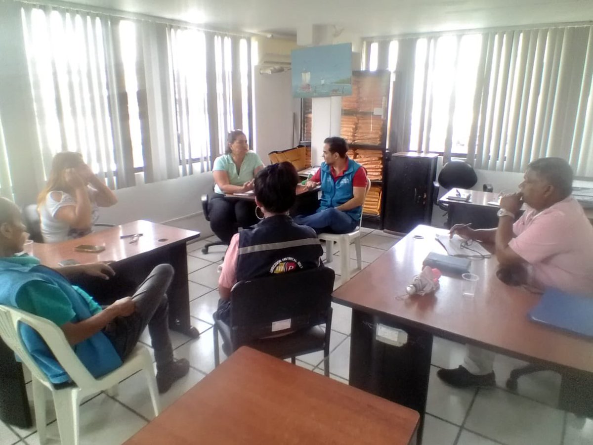 Salud_Ec's tweet image. #Atacames I Personal de @Salud_Ec junto a la Junta Parroquial de Tonsupa y el Consejo de Vocales de la parroquia articulan acciones de #ControlVectorial para  evitar la propagación de enfermedades por la emergencia sanitaria que se encuentra en el cantón.