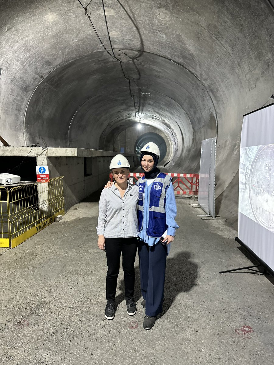 alpkokin_pelin's tweet photo. Ümraniye-Ataşehir-Göztepe Metro Hattımızın ilk ray kaynağını Başkanımız Sn. @ekrem_imamoglu ile birlikte yaptık 👷🏻👷🏻‍♀️🚇 
@istanbulbld 
@RAYLISISTEM_DB https://t.co/ffcbuZoeR5