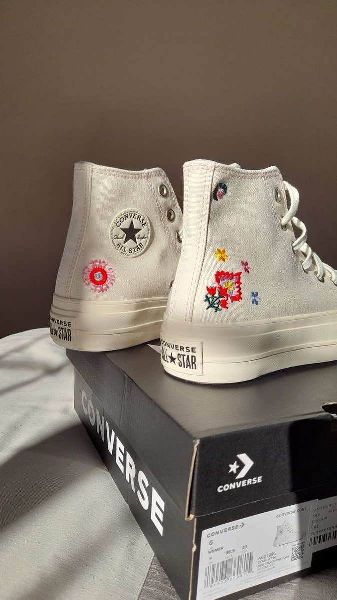 flower embroidered converse