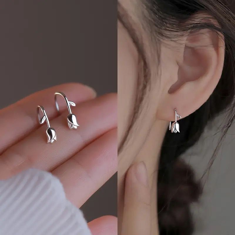 dainty tulip earrings
