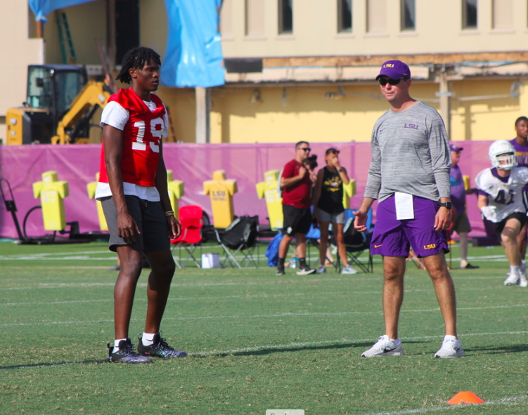Shea Dixon on Twitter "LSU QBs coach Joe Sloan working with 5star QB